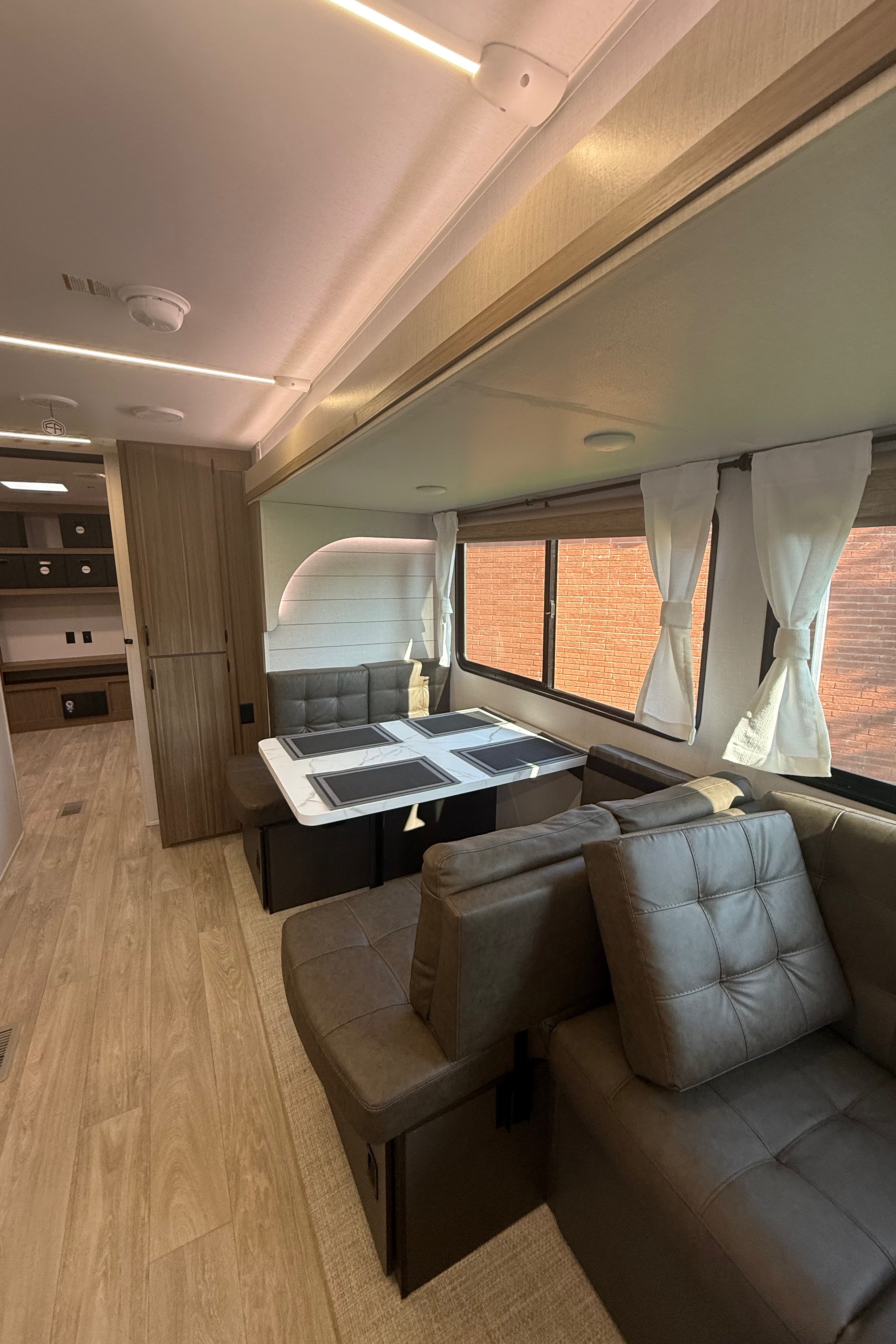Luxury Family Bunkhouse Travel Trailer Sleeps 10