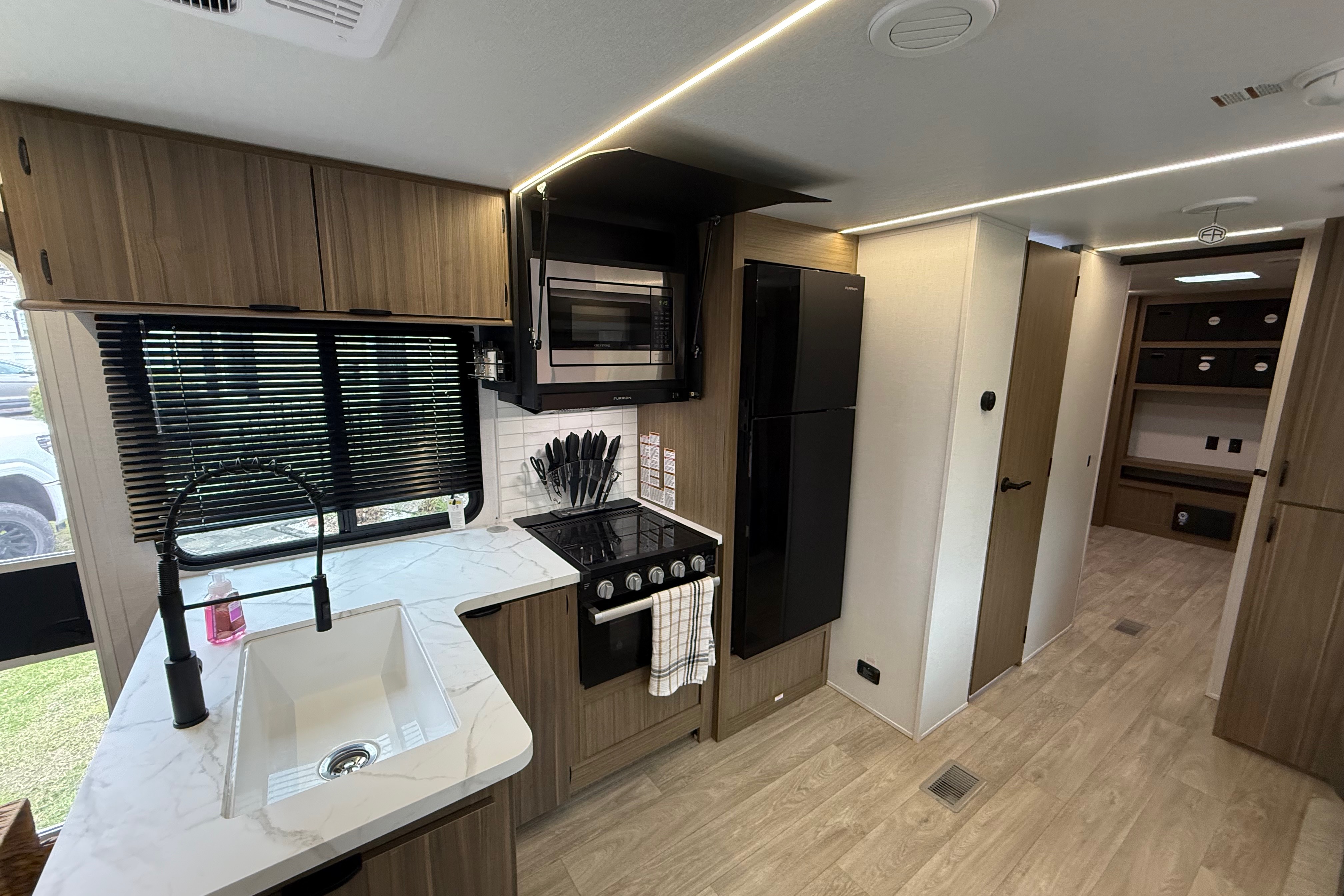 Luxury Family Bunkhouse Travel Trailer Sleeps 10