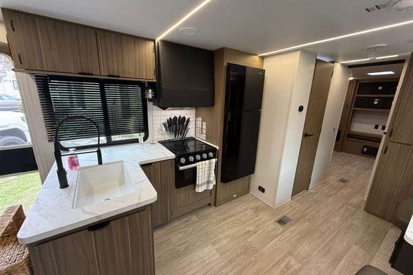 Luxury Family Bunkhouse Travel Trailer Sleeps 10