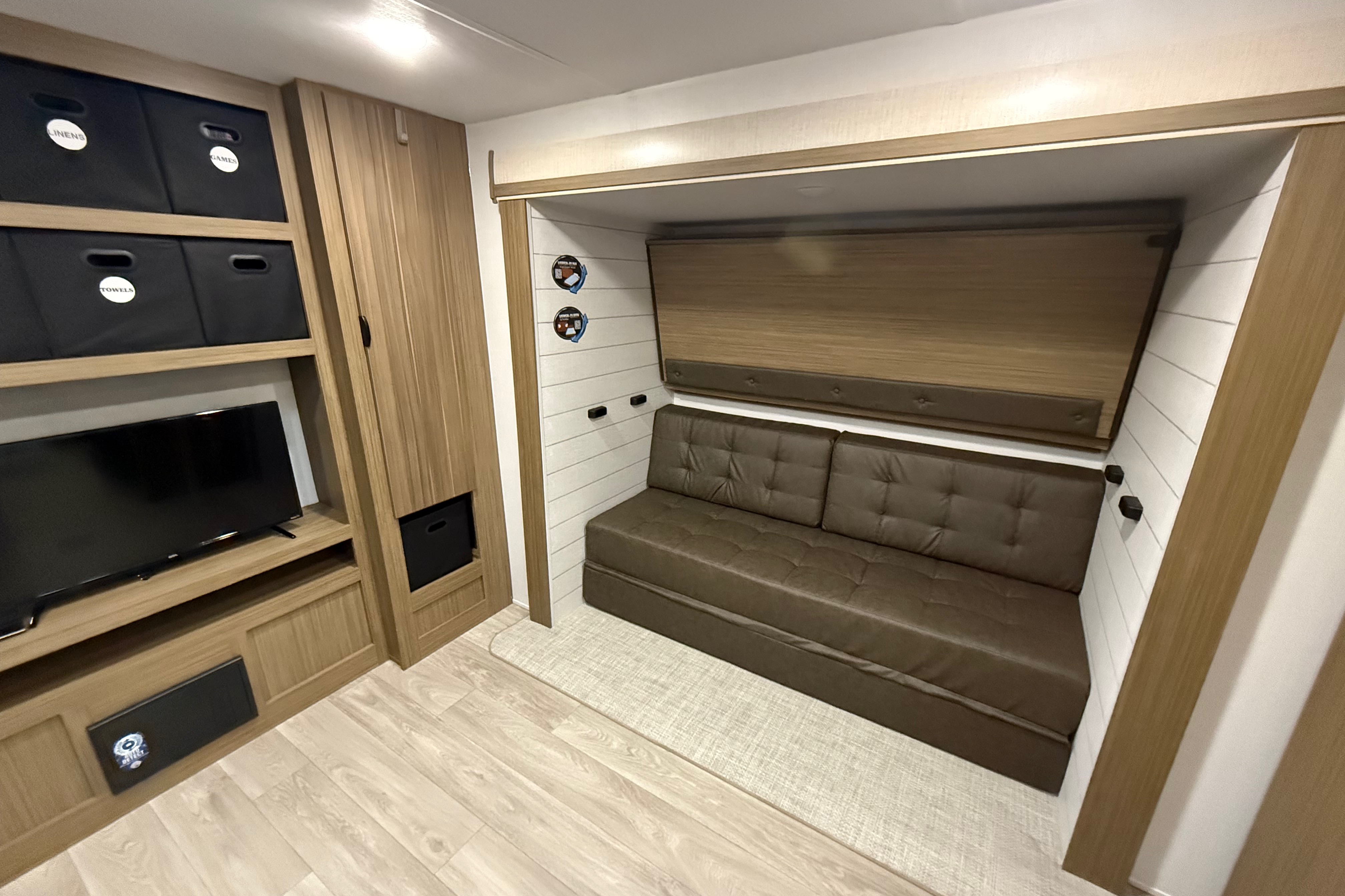 Luxury Family Bunkhouse Travel Trailer Sleeps 10