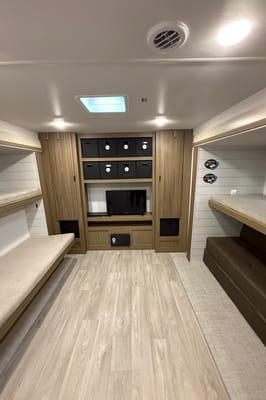 Luxury Family Bunkhouse Travel Trailer Sleeps 10