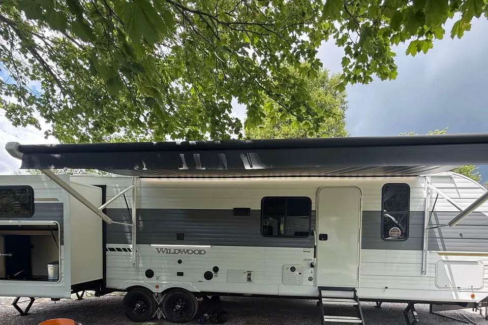 Luxury Family Bunkhouse Travel Trailer Sleeps 10