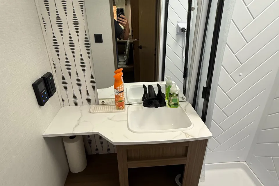 Luxury Family Bunkhouse Travel Trailer Sleeps 10