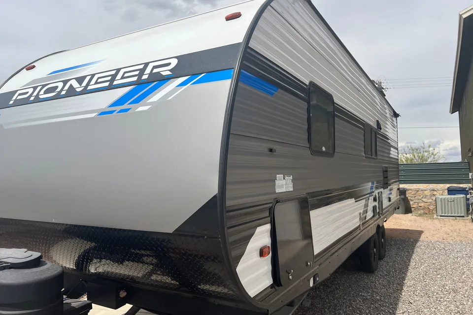 Adrian's Heartland Pioneer BH250 Travel Trailer