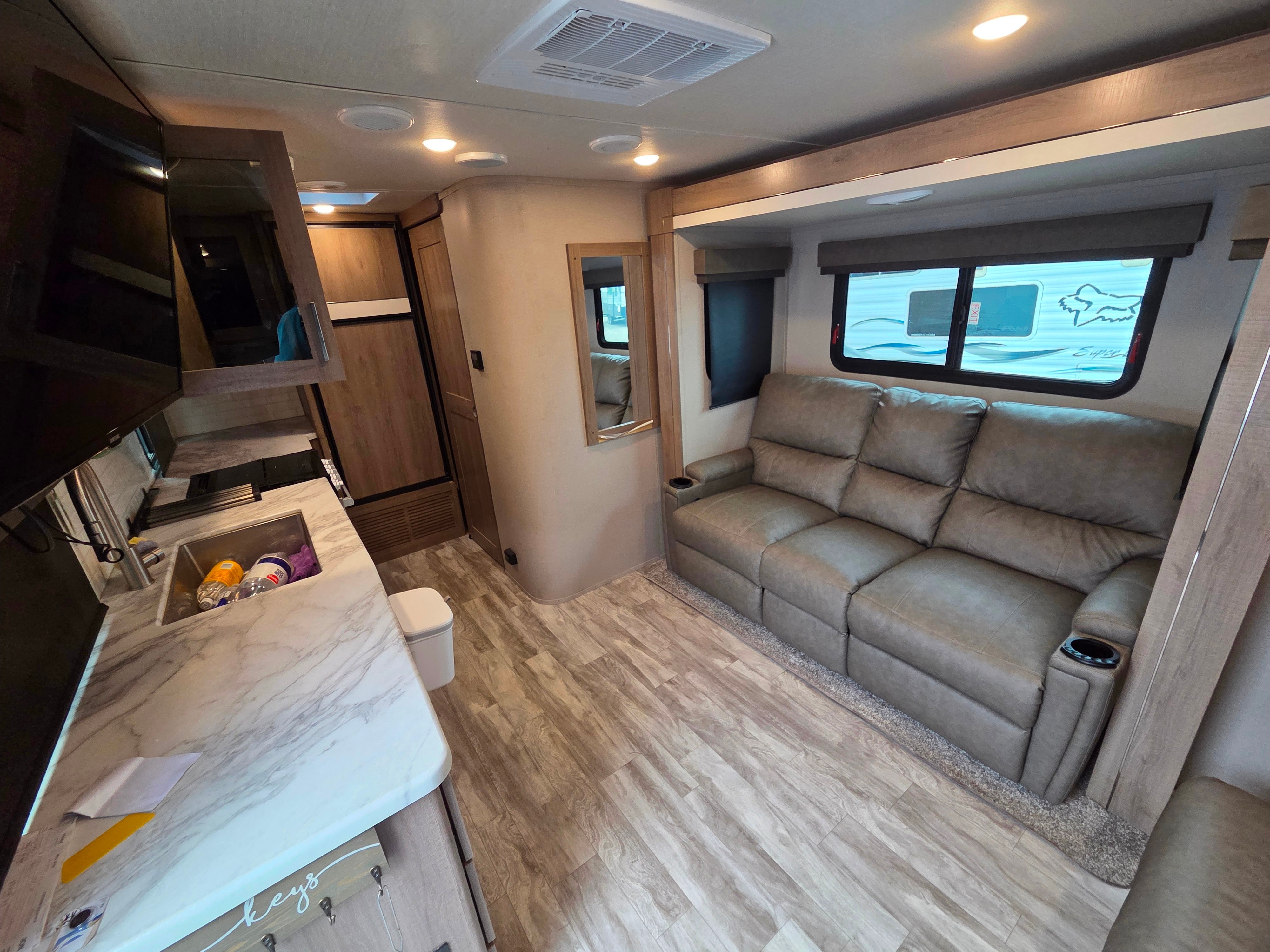 Paola 's Grand Design  Grand design xls22 Travel Trailer