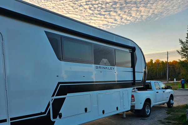 Brinkley Z 3610 2024 - Selette de luxe 8 places (Fifth-Wheel)