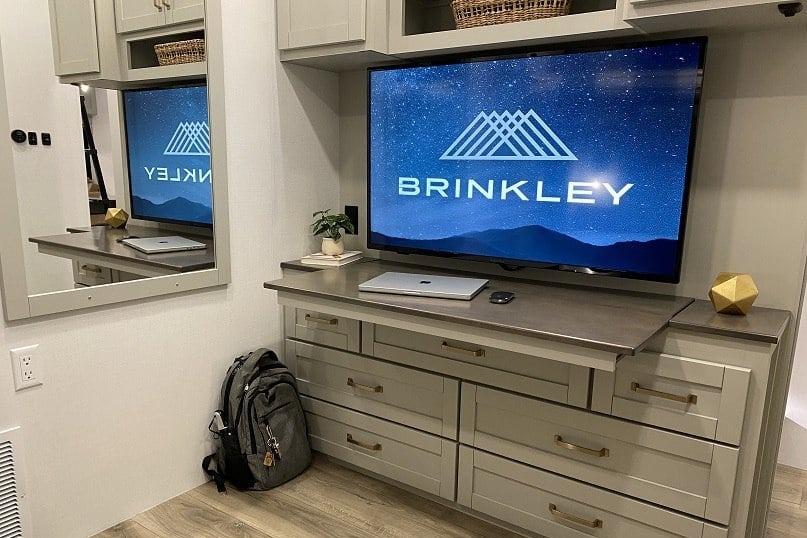 Brinkley Z 3610 2024 - Selette de luxe 8 places (Fifth-Wheel)