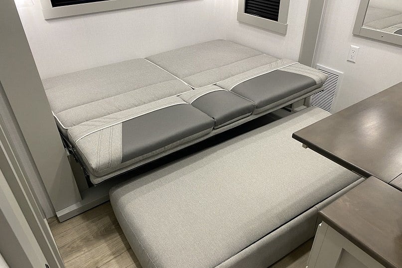 Brinkley Z 3610 2024 - Selette de luxe 8 places (Fifth-Wheel)