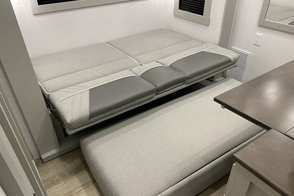 Brinkley Z 3610 2024 - Selette de luxe 8 places (Fifth-Wheel)