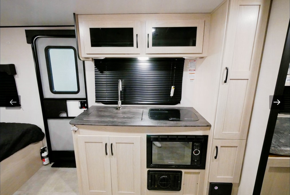 Family Traveler -  Coachmen Apex Nano 194 BHS Travel Trailer