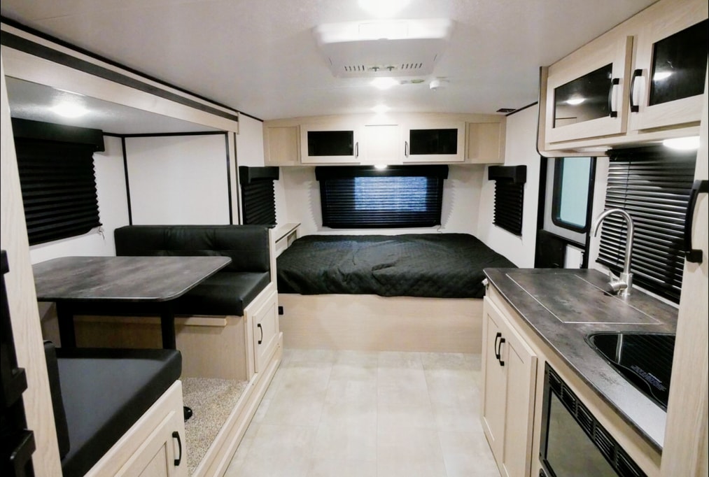 Family Traveler -  Coachmen Apex Nano 194 BHS Travel Trailer