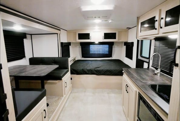 Family Traveler - Coachmen Apex Nano 194 BHS Travel Trailer