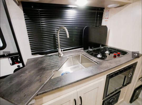 Family Traveler - Coachmen Apex Nano 194 BHS Travel Trailer