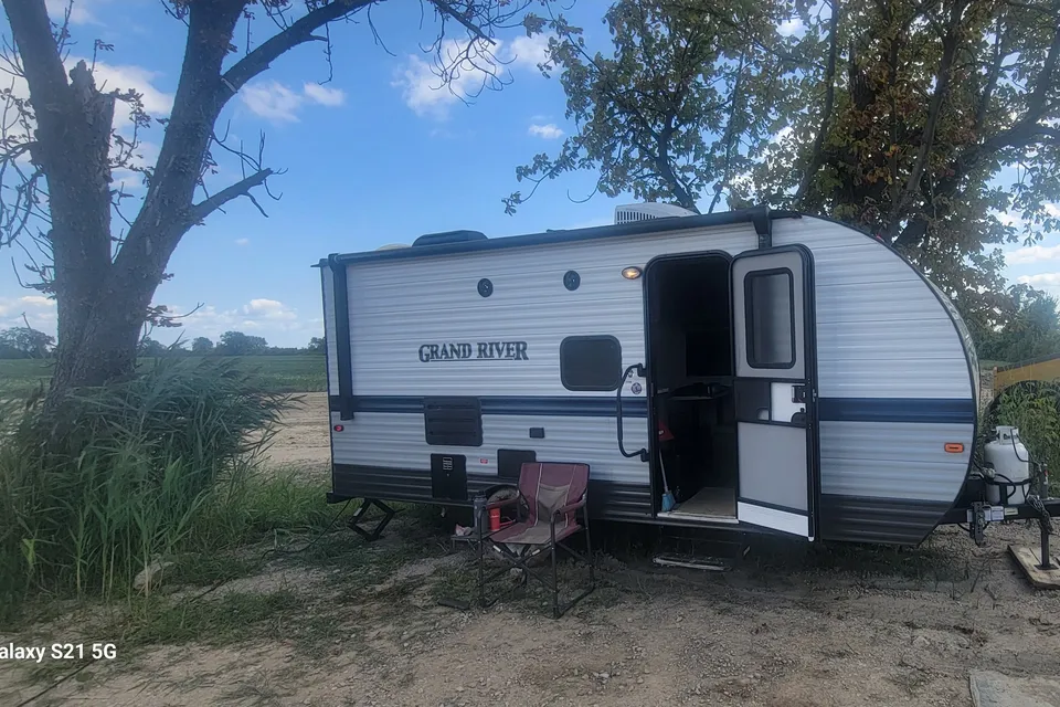 Jeffrey's Grand River 19BH Travel Trailer