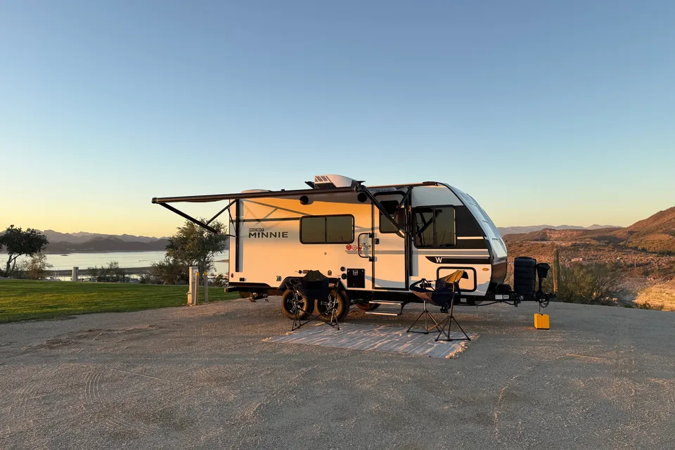 SonSet Rentals Winnebago Micro Minnie Travel Trailer