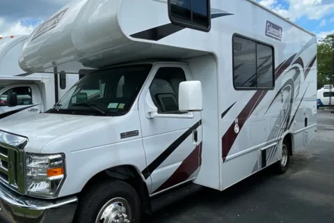 Megan's Thor Motor Coach Coleman Class C