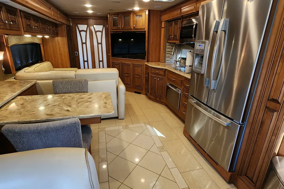 🏕️ Glampin’ in Style – Your Home on Wheels! | 2014 Thor Tuscany 40ft Diesel Class A