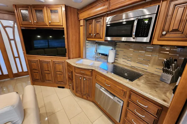 🏕️ Glampin’ in Style – Your Home on Wheels! | 2014 Thor Tuscany 40ft Diesel Class A