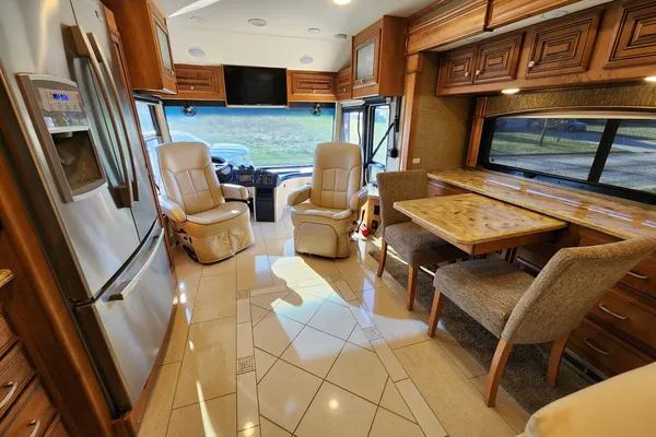 🏕️ Glampin’ in Style – Your Home on Wheels! | 2014 Thor Tuscany 40ft Diesel Class A