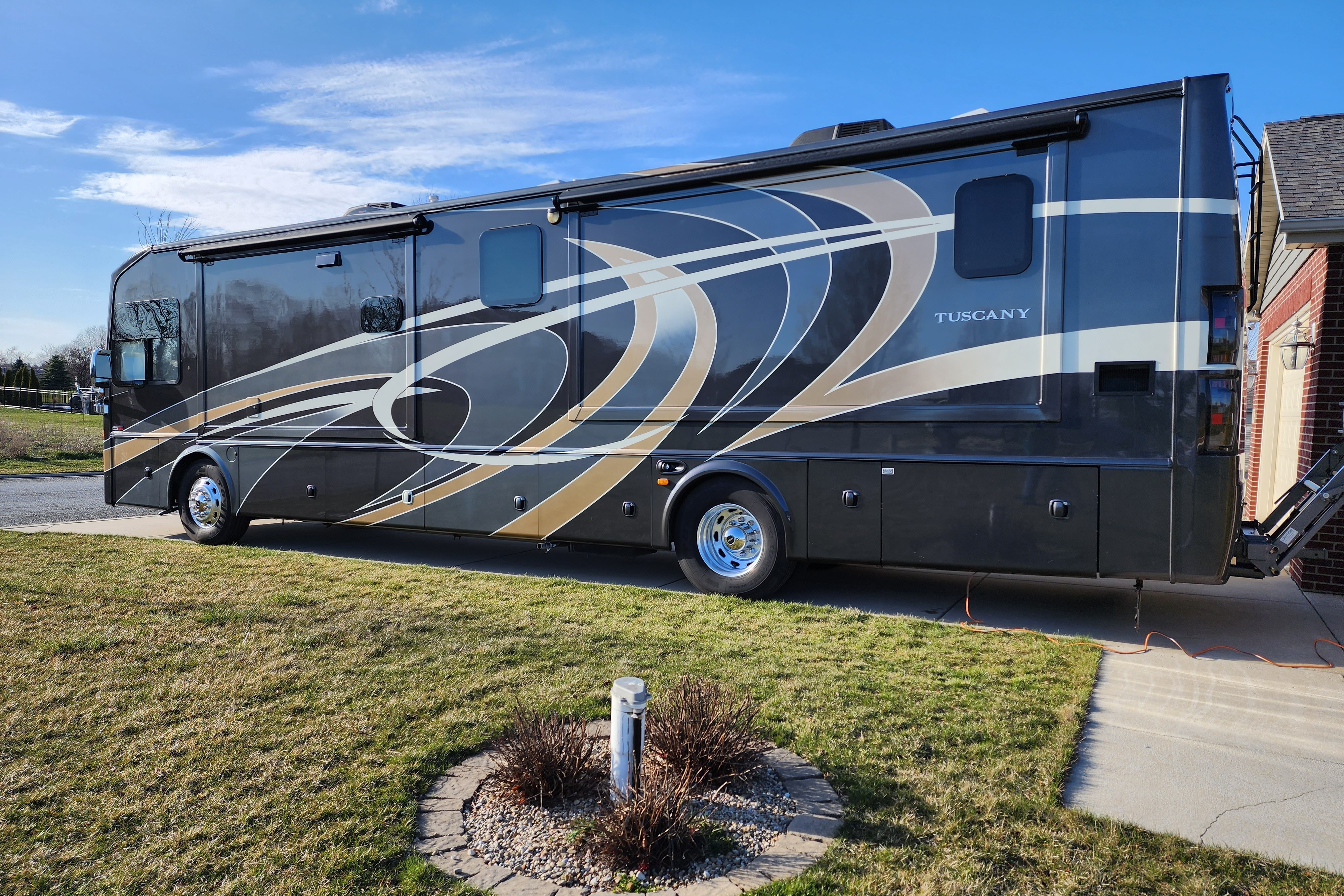 🏕️ Glampin’ in Style – Your Home on Wheels! | 2014 Thor Tuscany 40ft Diesel Class A