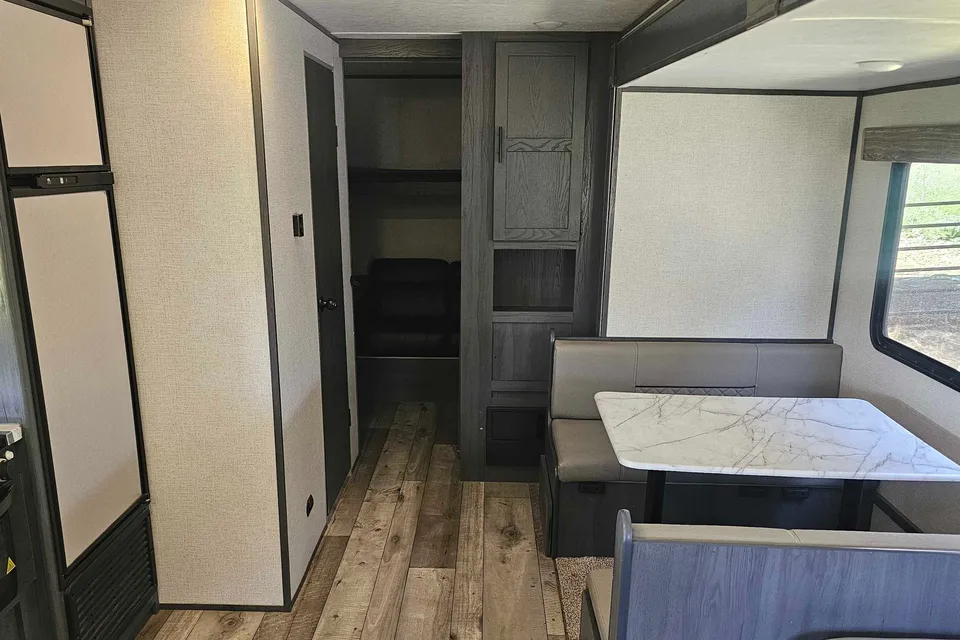 Jones Dutchmen AspenTrail 2910BHS Travel Trailer