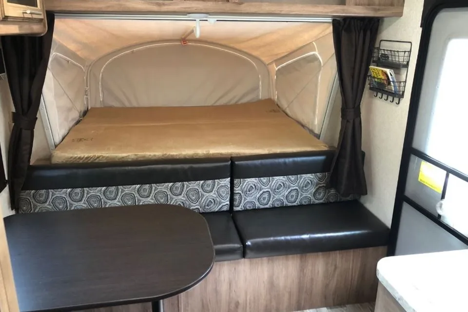 Jayco 20' Hybrid
