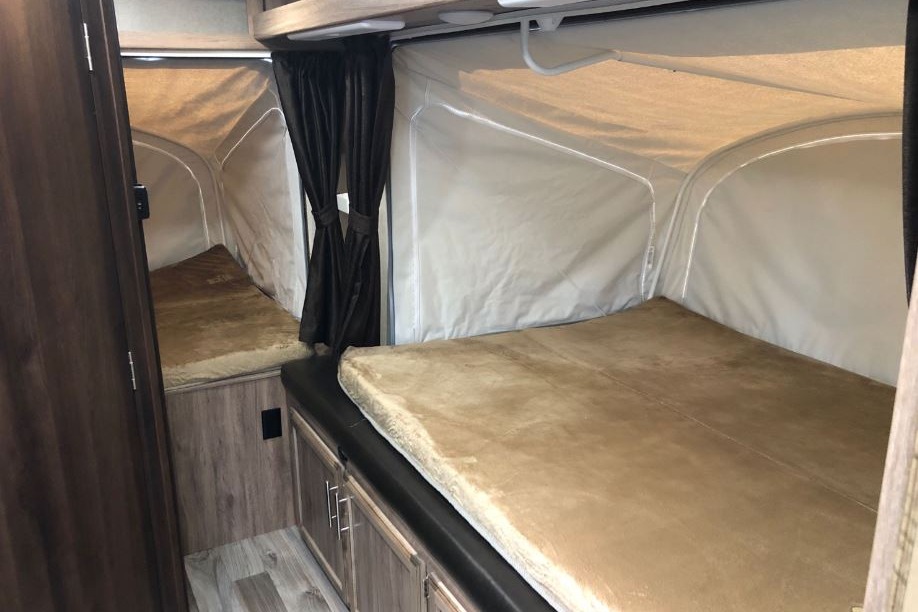 Jayco 20' Hybrid