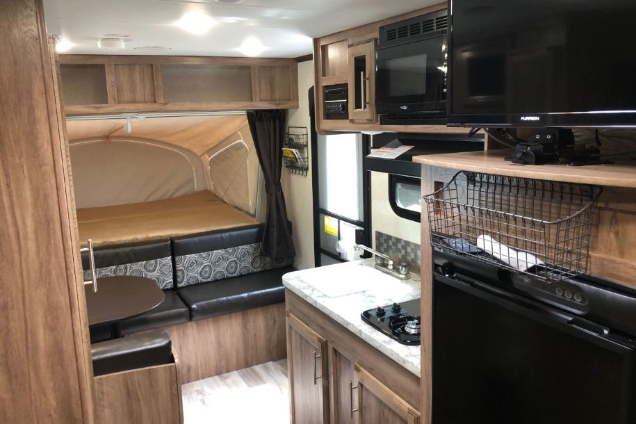 Jayco 20' Hybrid