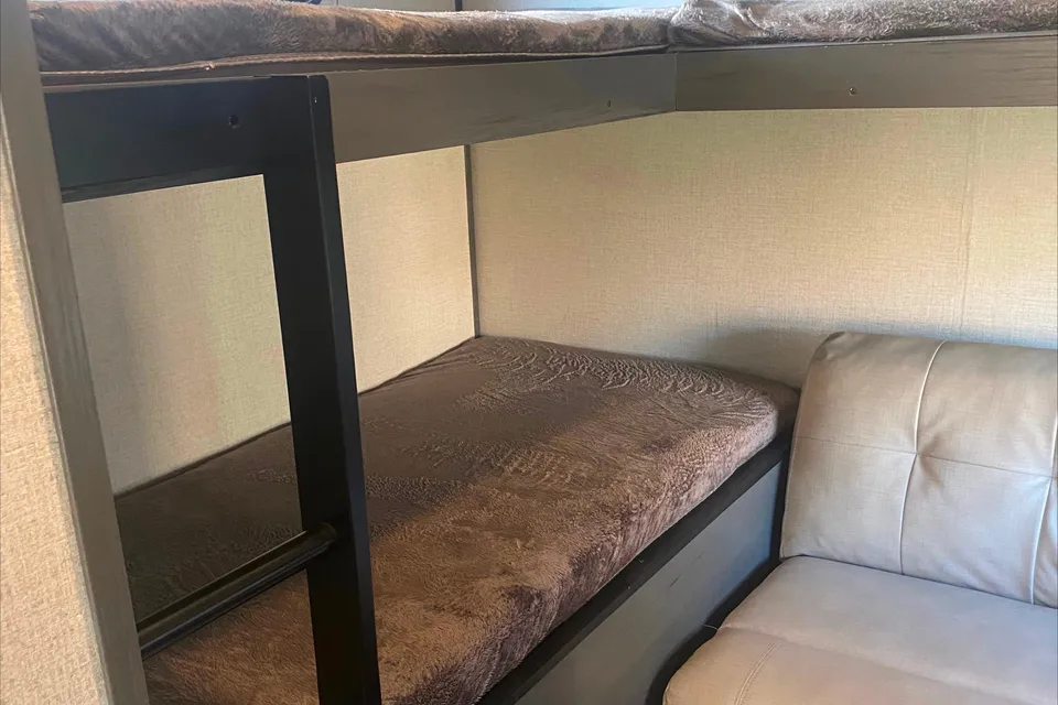 Marissa's Dutchman Aspen Trail 2910BHS Travel Trailer