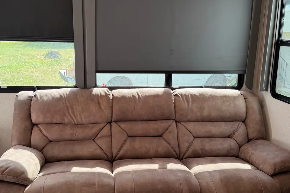 Luxury Fifth Wheel | Concierge Setup Included| 2 Full Baths + Loft | Veteran Owned