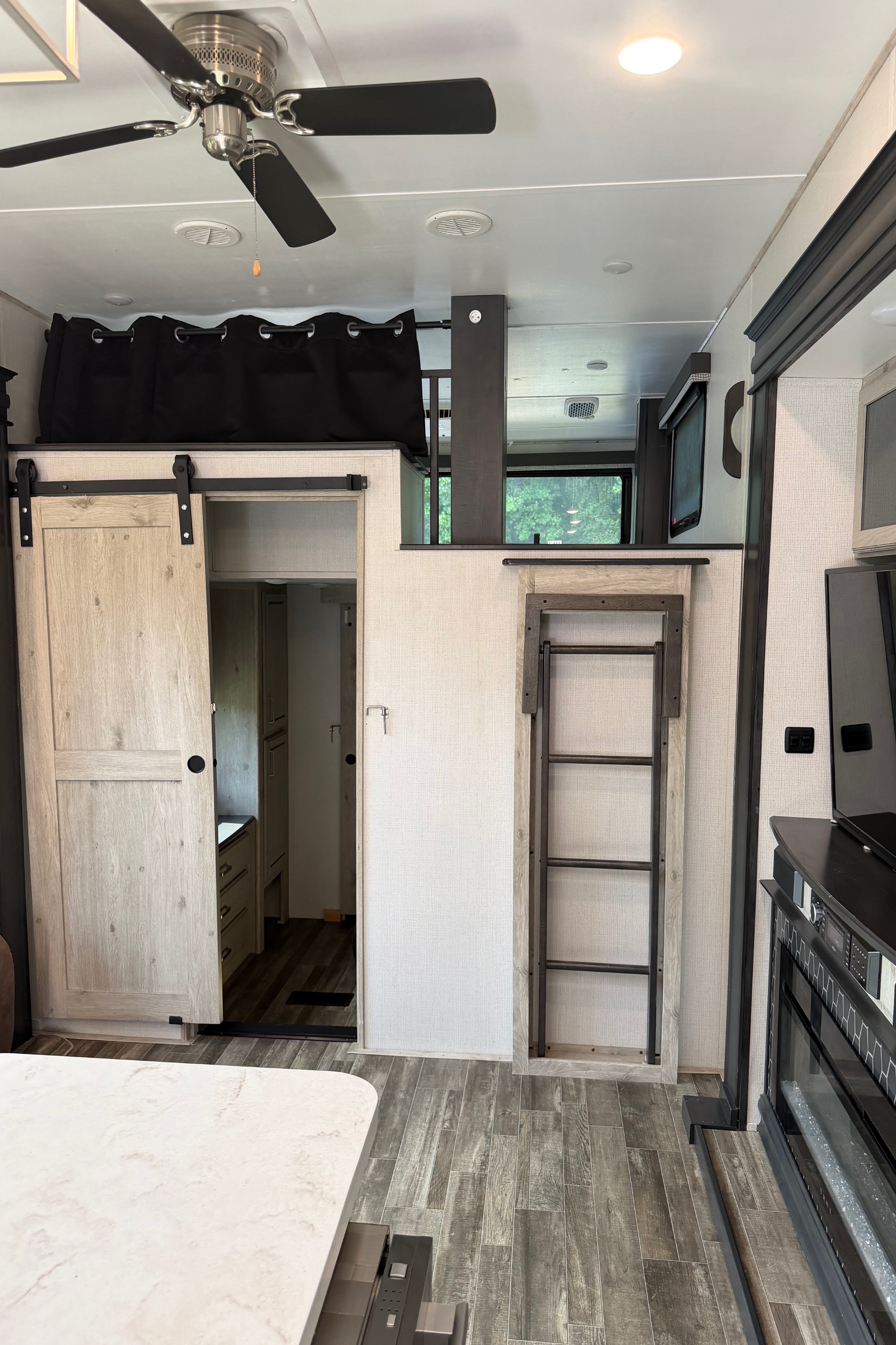 Luxury Fifth Wheel | Concierge Setup Included| 2 Full Baths + Loft | Veteran Owned