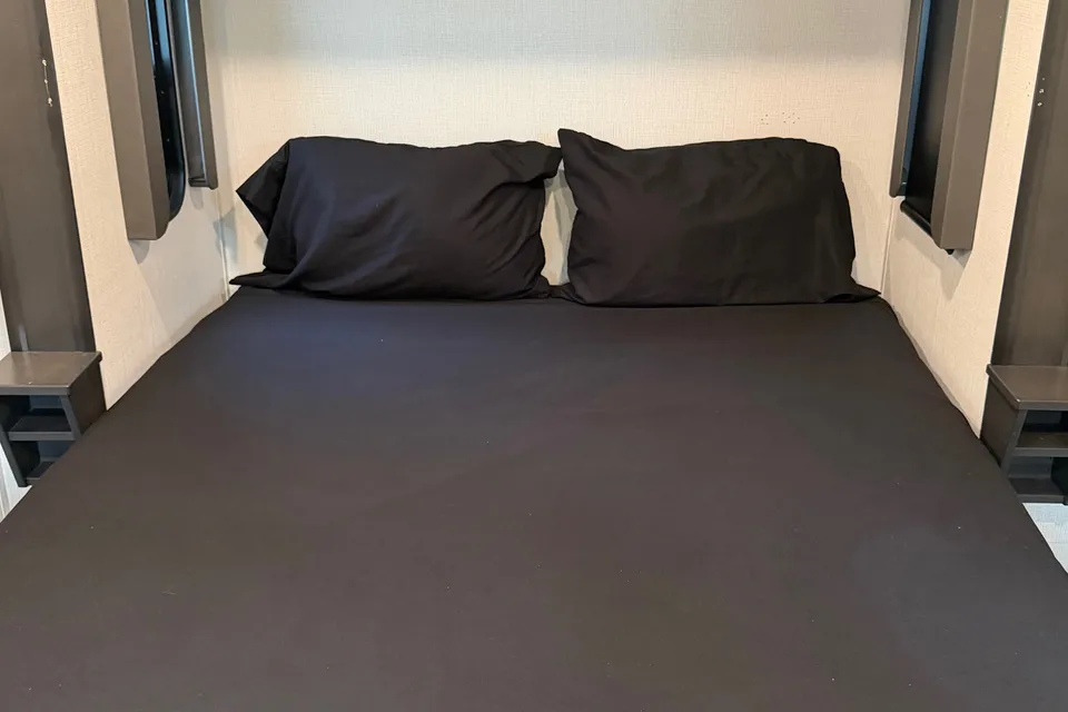 Luxury Fifth Wheel | Concierge Setup Included| 2 Full Baths + Loft | Veteran Owned
