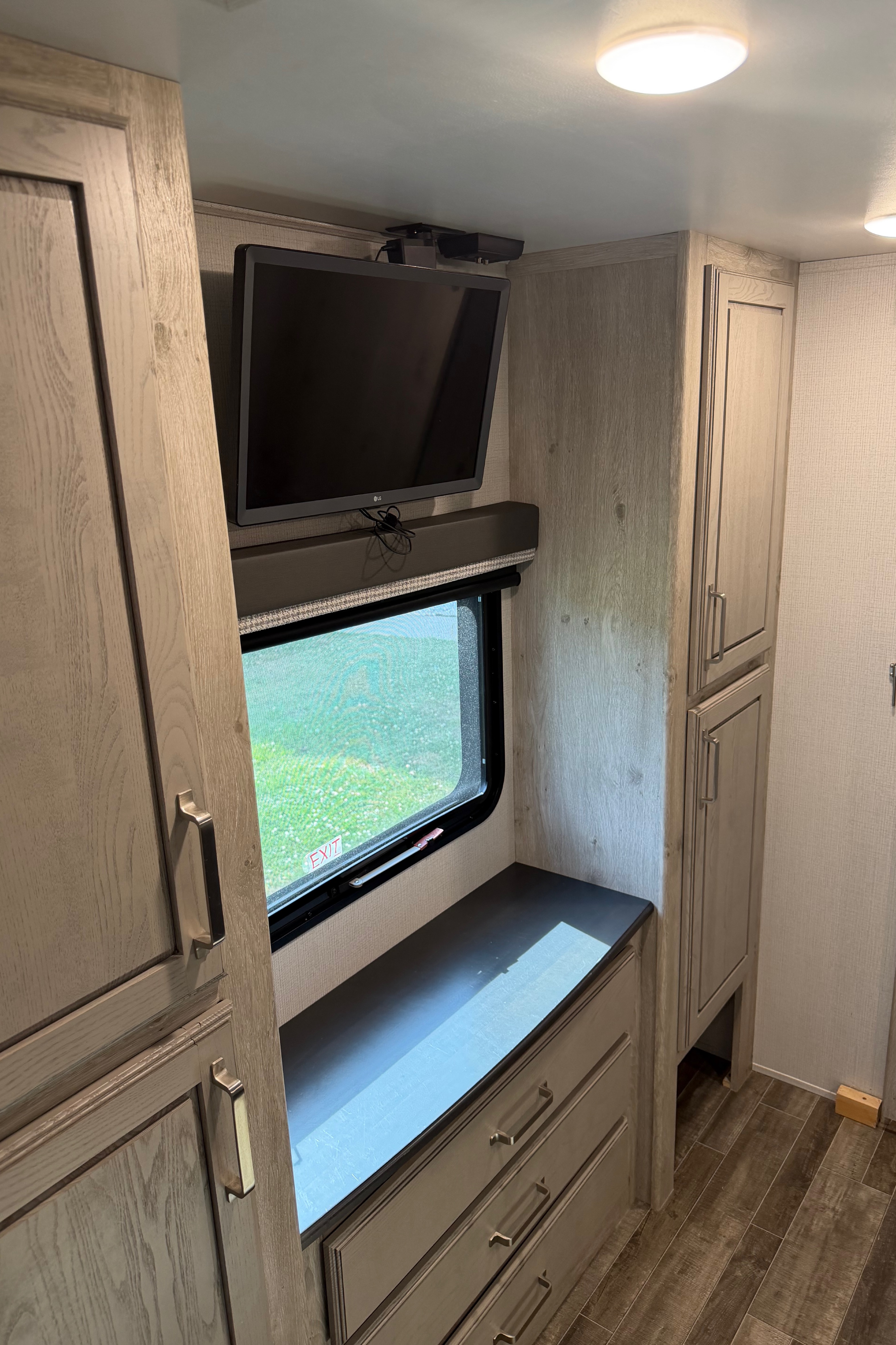 Luxury Fifth Wheel | Concierge Setup Included| 2 Full Baths + Loft | Veteran Owned