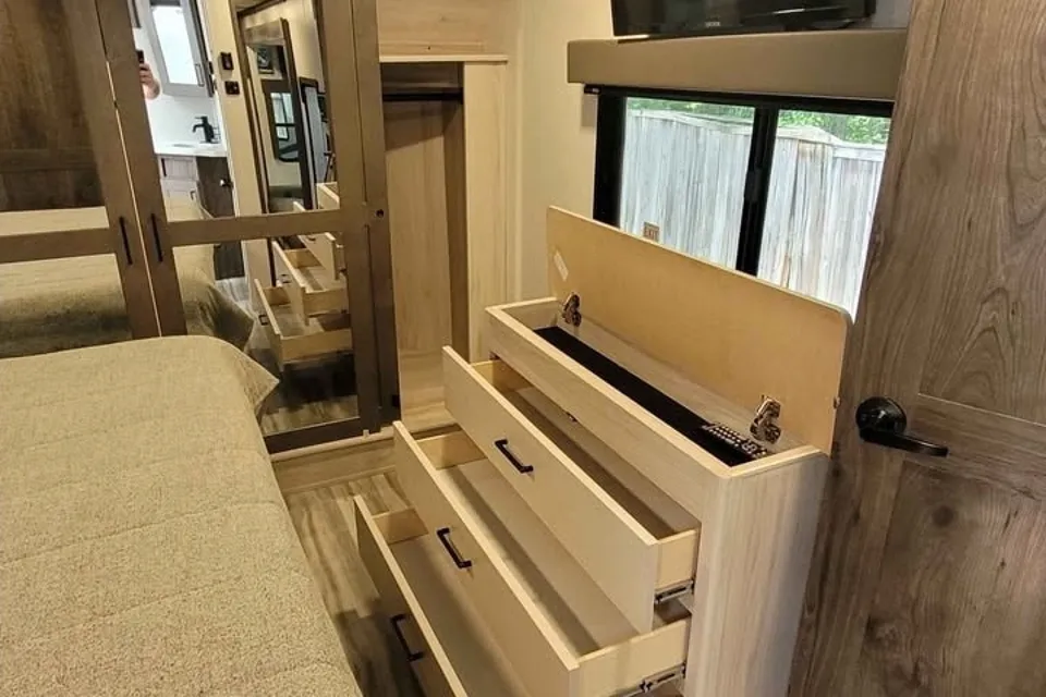 Alliance RV Valor 36v11 Fifth Wheel