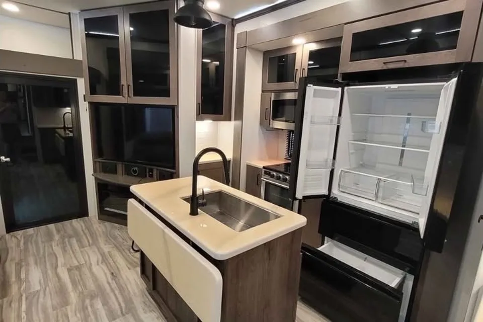 Alliance RV Valor 36v11 Fifth Wheel