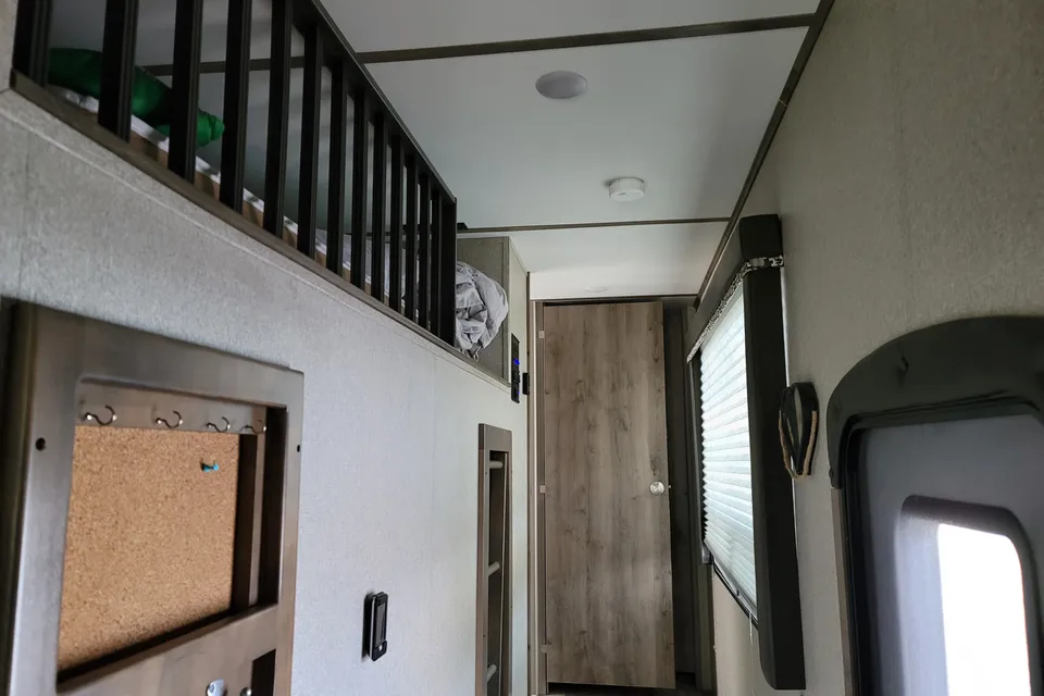 Tara Keystone  Sprinter limited  Fifth Wheel