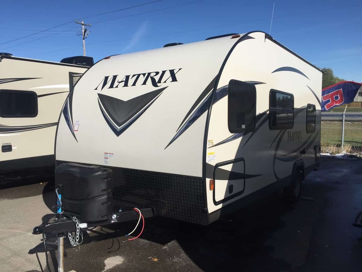 LITTE MISS RIGGY LIGHT 3288 lbs dry Family Trailer with Twin Bunks! 