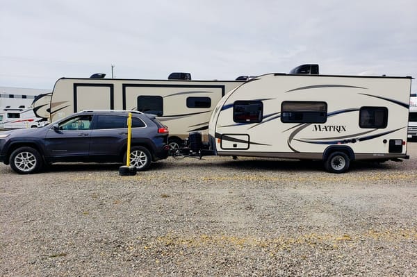 LITTE MISS RIGGY LIGHT 3288 lbs dry Family Trailer with Twin Bunks!