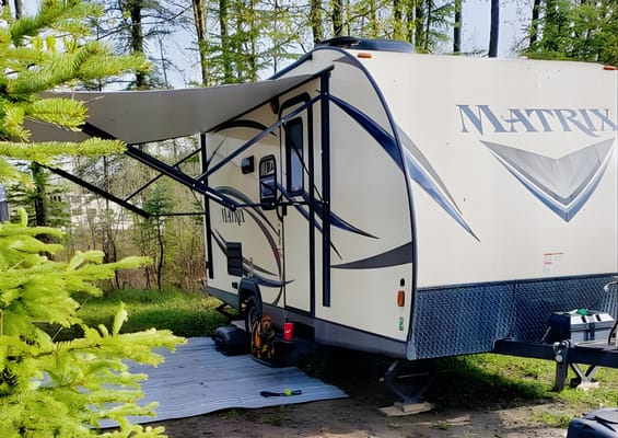 LITTE MISS RIGGY LIGHT 3288 lbs dry Family Trailer with Twin Bunks!