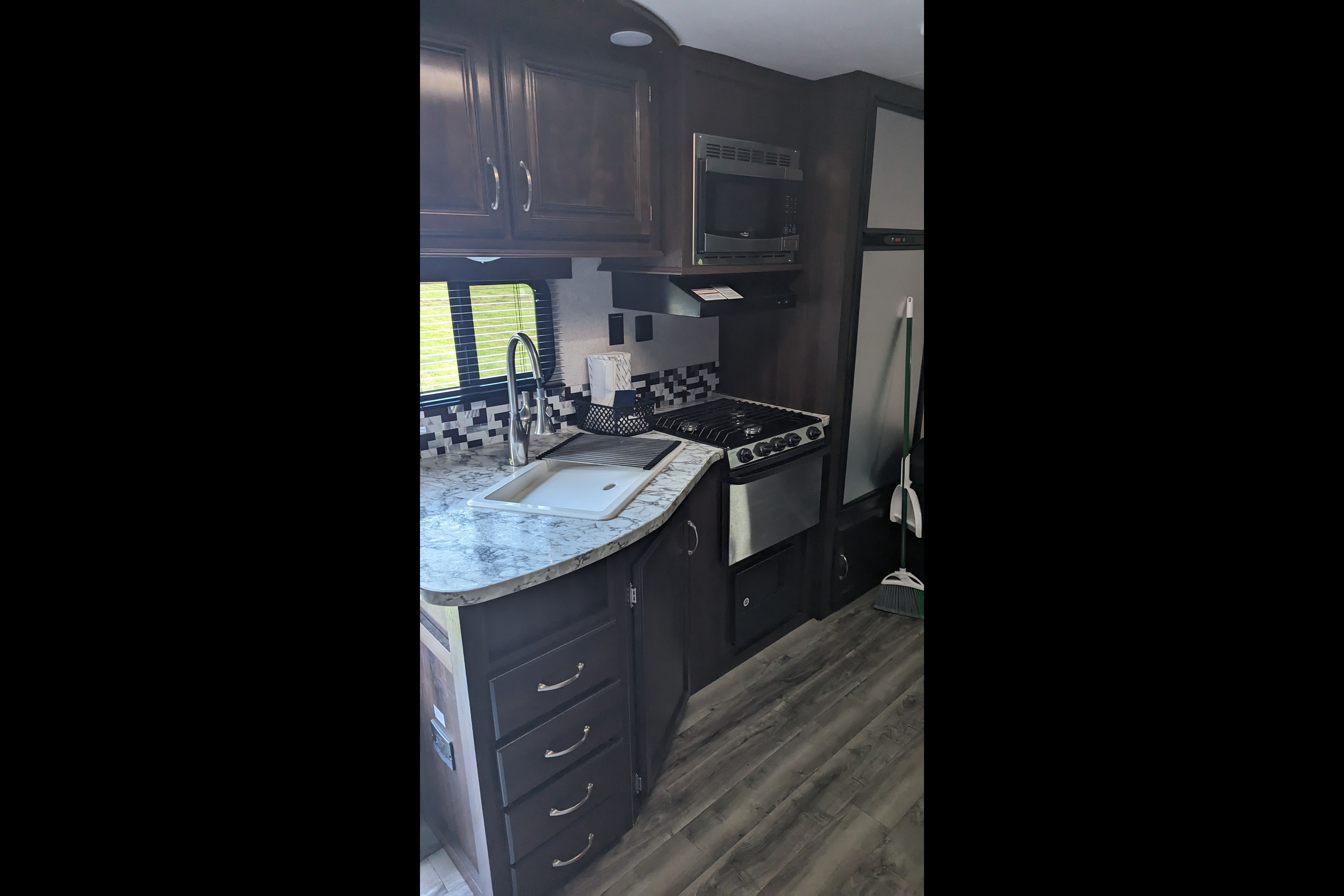 #4 Sagmoe Family (36-foot bunkhouse)