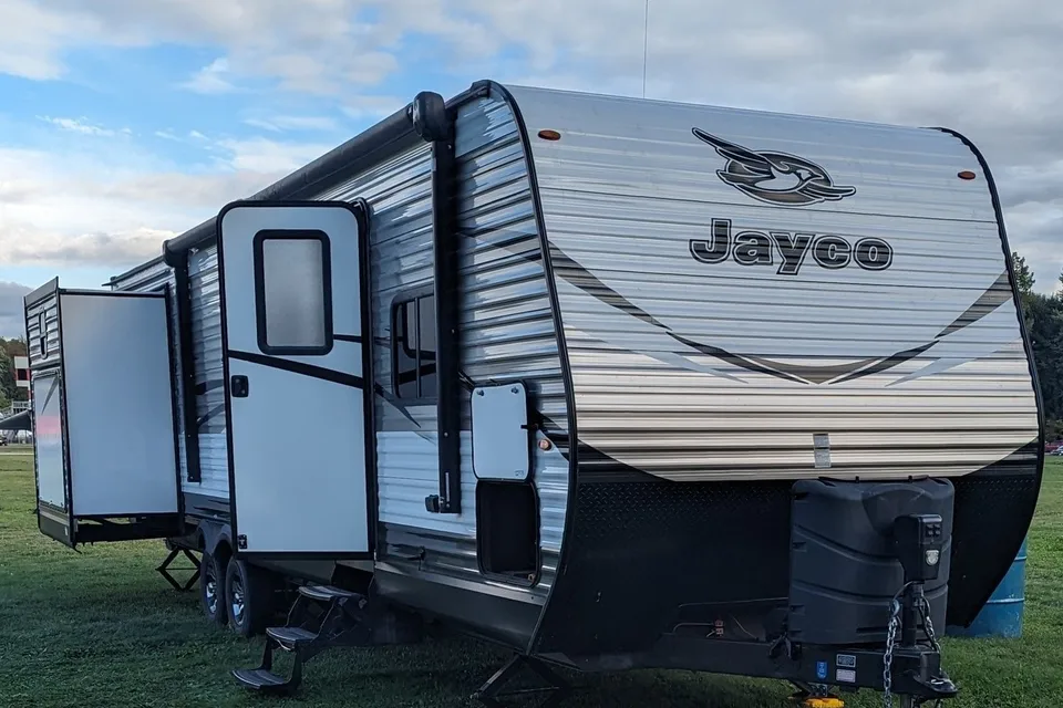 #4 Sagmoe Family (36-foot bunkhouse)