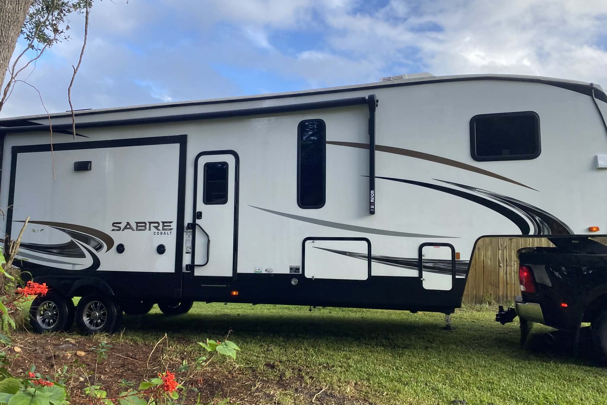 Hannah's Forest River Sabre Fifth Wheel