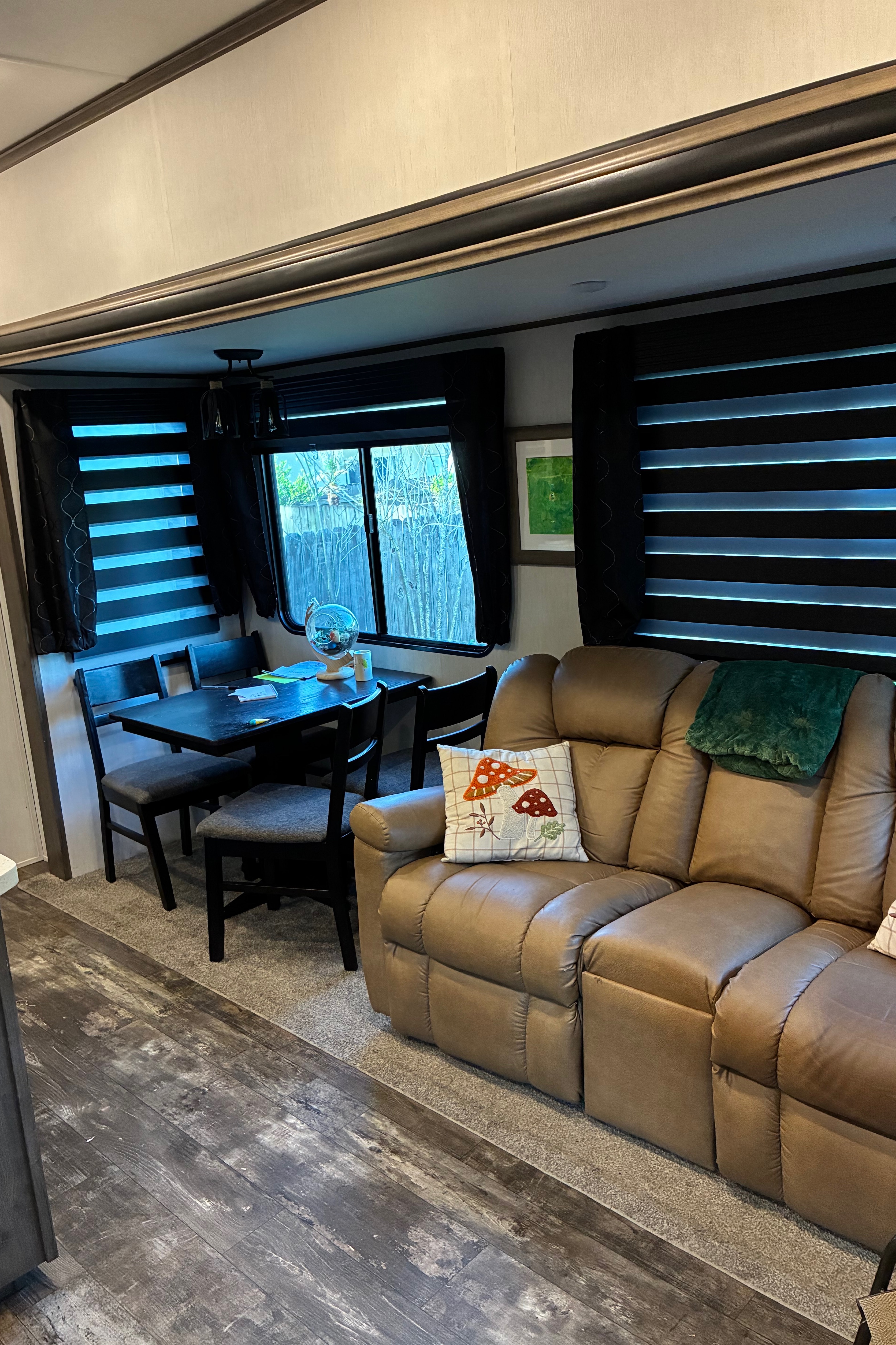 Hannah's Forest River Sabre Fifth Wheel