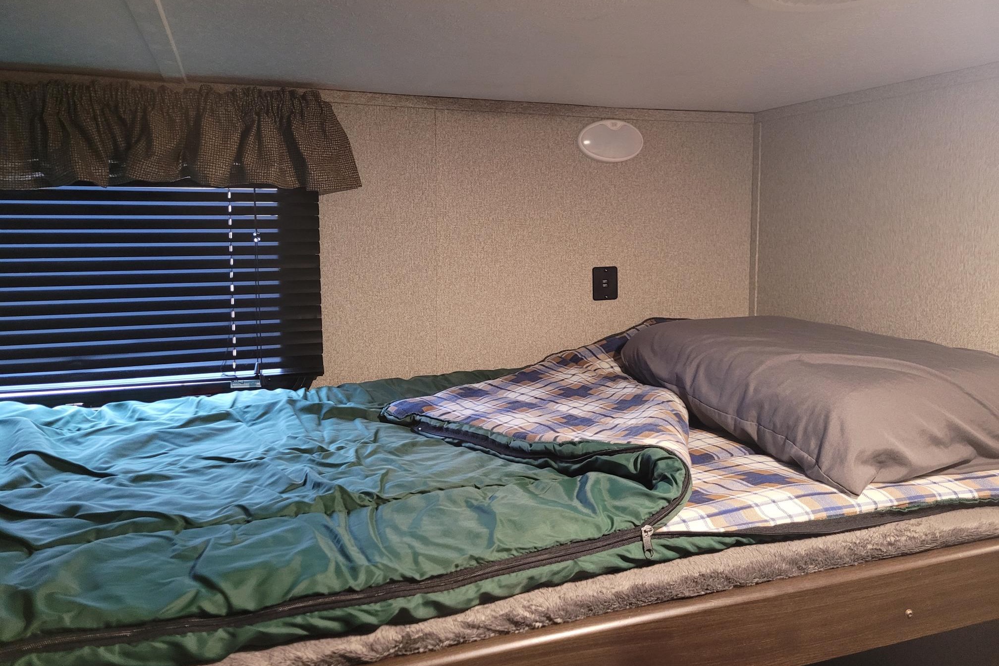 Onsite RV's Keystone Springdale 298 BH Travel Trailer