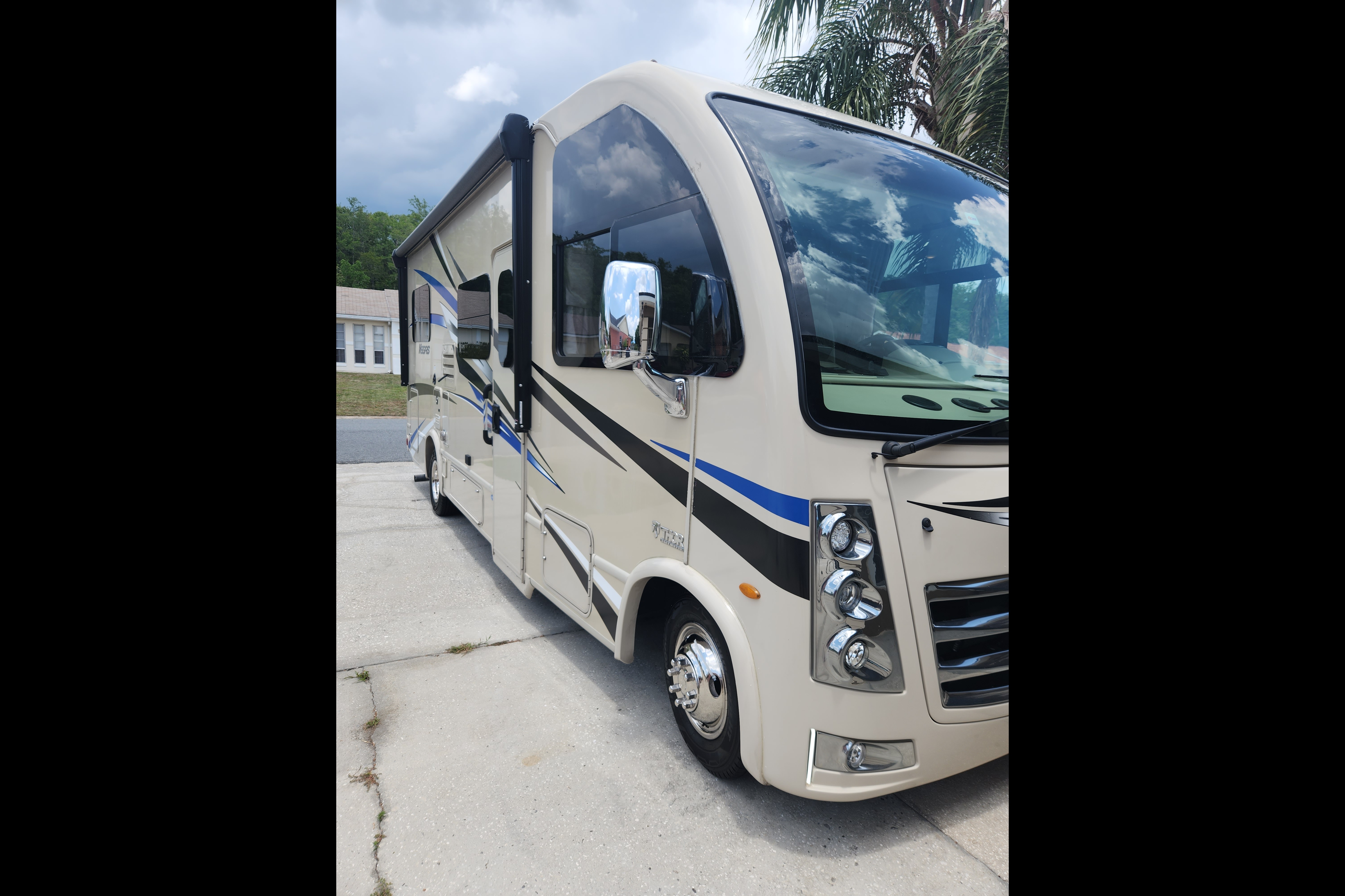 Frankie's Thor Motor Coach Vegas 24.1 Class A
