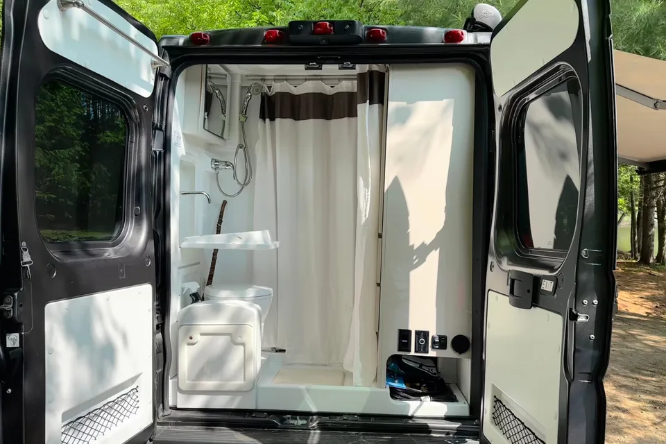 Festival friendly, Thor Motor Coach Scope 18M Class B