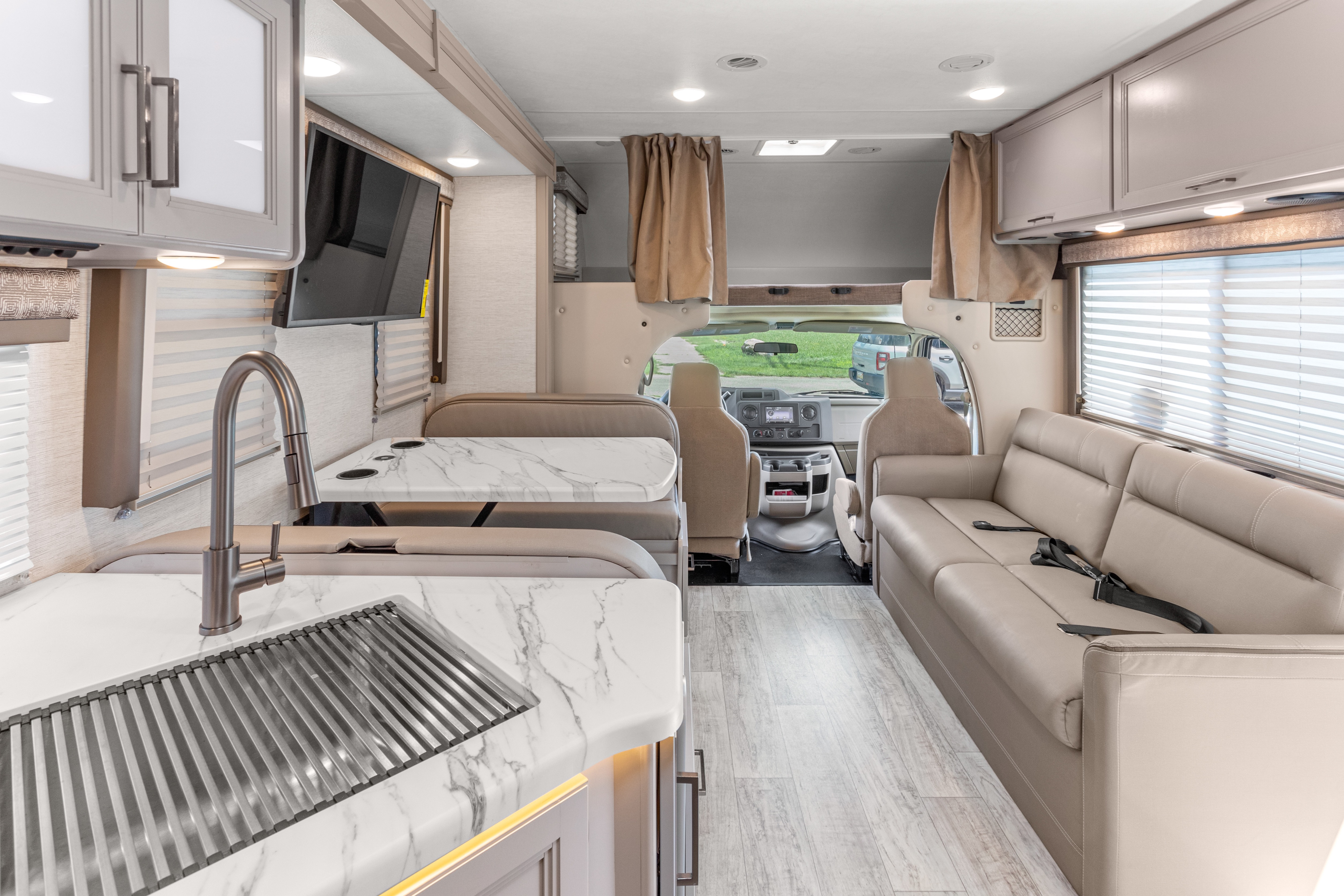 2024  Thor Motor Coach Chateau Class C