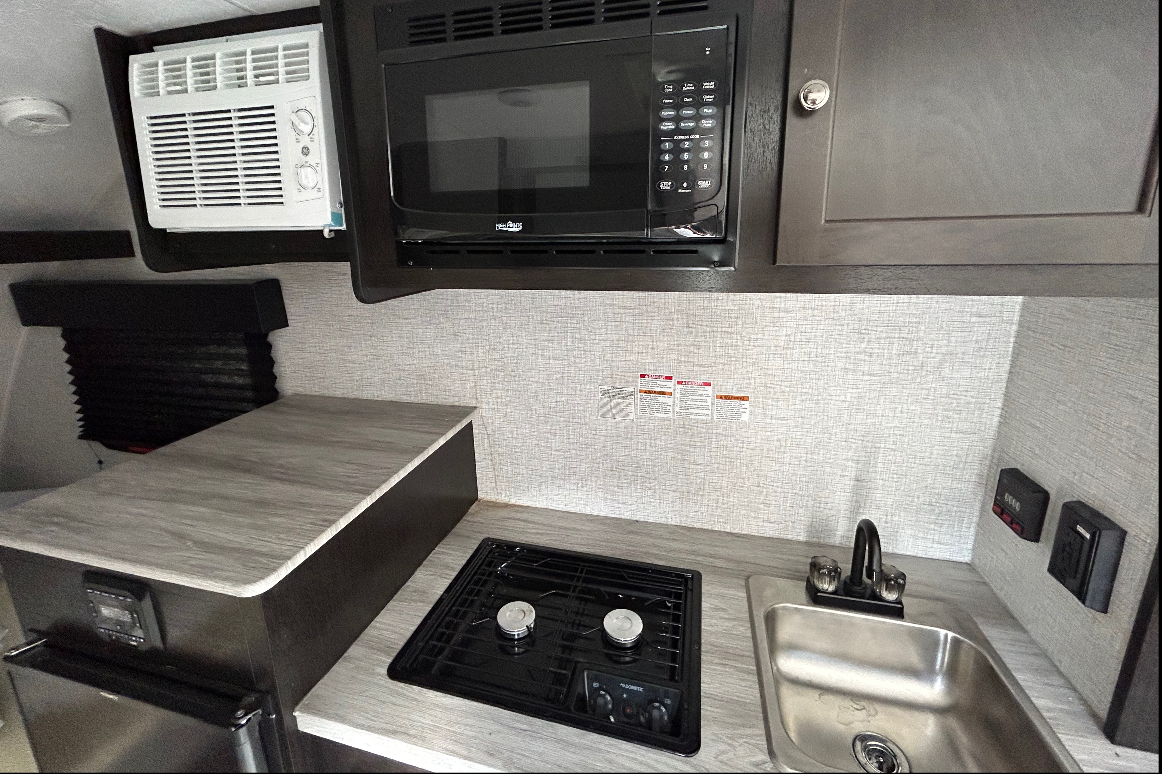 2021 Braxton Creek Free Solo Din Travel Trailer