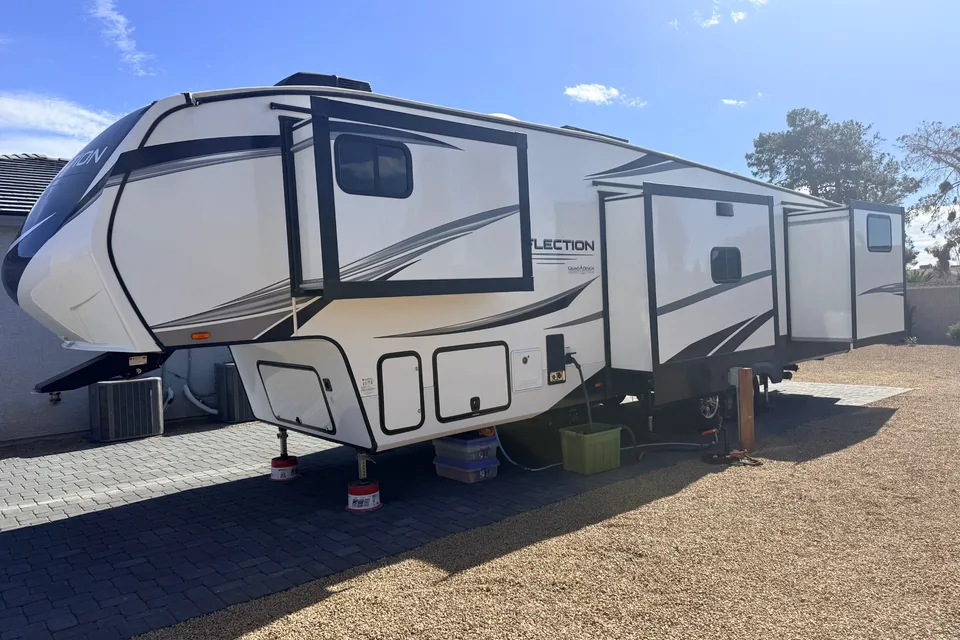 Jillian's Grand Design Reflection 311BHS Fifth Wheel