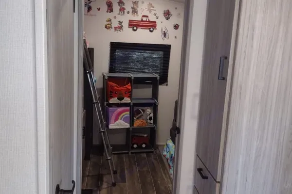 RV Bunkhouse: Bath and Half: Delivery Only ($85) Fully Equipped: No Prep Fee
